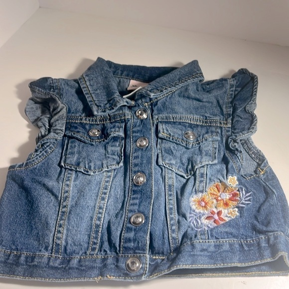 👧🏻 Little lass jeans vest size 4 - Picture 1 of 8